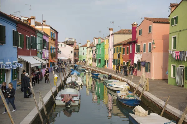 Venice Olaszország Október 2016 Gyönyörű Színes Házak Burano Velence Csatorna — Stock Fotó