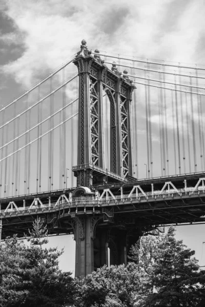 Vertical Grayscale Shot Brooklyn Bridge New York City — Stock Photo, Image