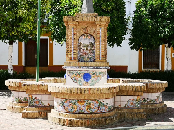 Uma Vista Deslumbrante Uma Antiga Fonte Água Sevilha Espanha — Fotografia de Stock