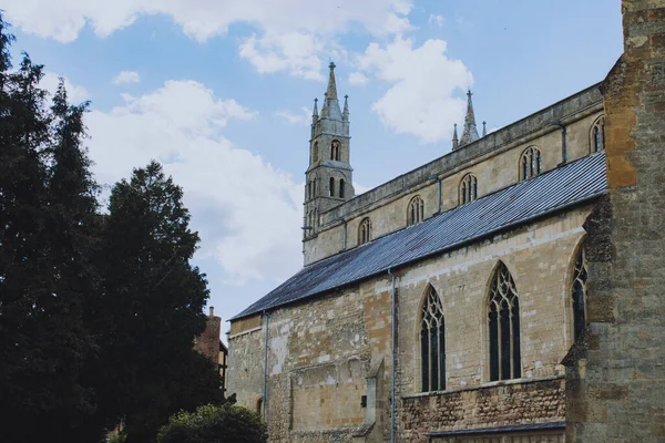 Gloucestershire United Kingdom Jul 2020 Historic Tewkesbury Abbey Sunshine Gloucestershire – stockfoto