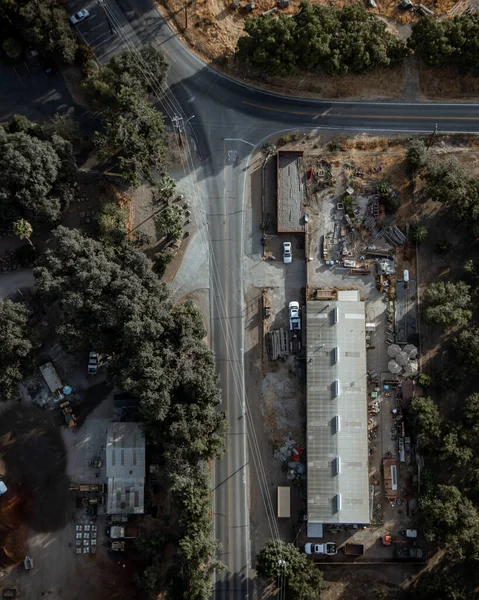 Una Vista Aérea Carretera Junto Los Edificios — Foto de Stock