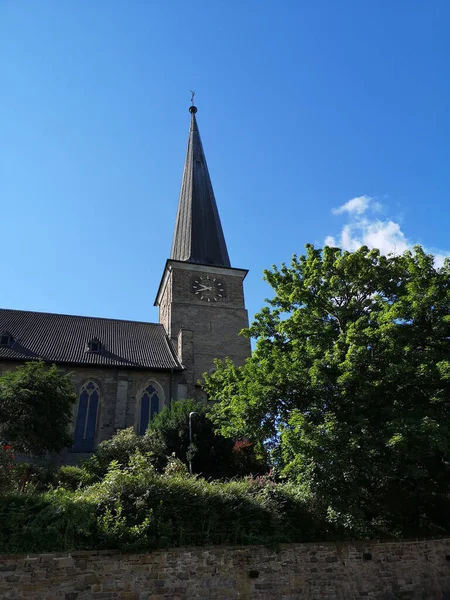 Egy Függőleges Felvétel Szent Péter Templomról Muelheimben — Stock Fotó