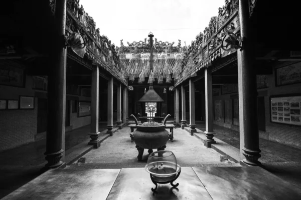 Tiro Tons Cinza Queimador Incenso Corredor Templo Pagode Thien Hau — Fotografia de Stock