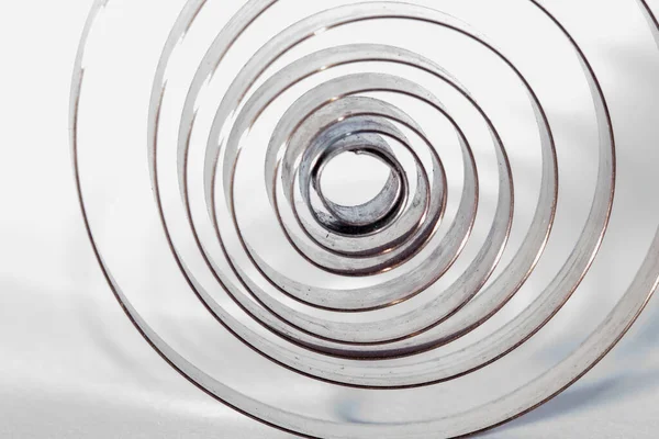 Tiro Escala Cinza Close Uma Mola Bobina Forma Uma Espiral — Fotografia de Stock