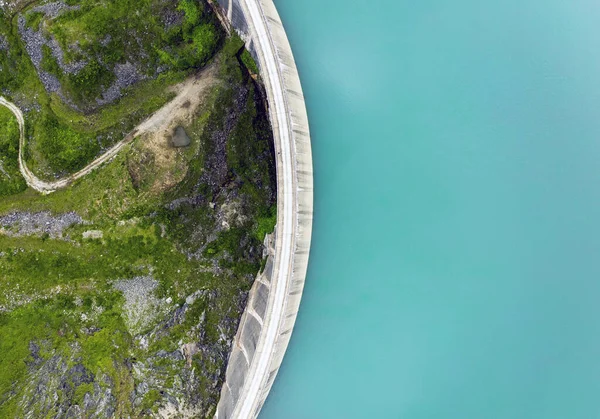 Una Vista Superior Lago Por Camino Capturado Durante Día —  Fotos de Stock