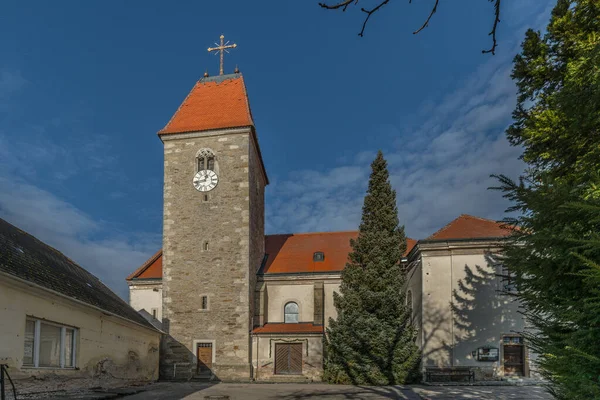 Een Lage Hoek Van Kerk Van Weibenkirchen Neder Oostenrijk — Stockfoto