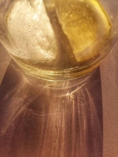 Крупним Планом Склянку Лимонного Чаю — стокове фото