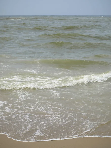 Вертикальний Знімок Океану Якими Хвилями Ідеально Підходить Фону — стокове фото