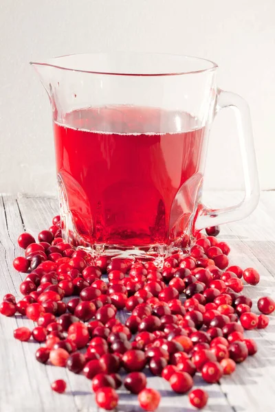 Closeup Shot Fresh Red Cranberries Next Cranberry Juice — Stock Photo, Image