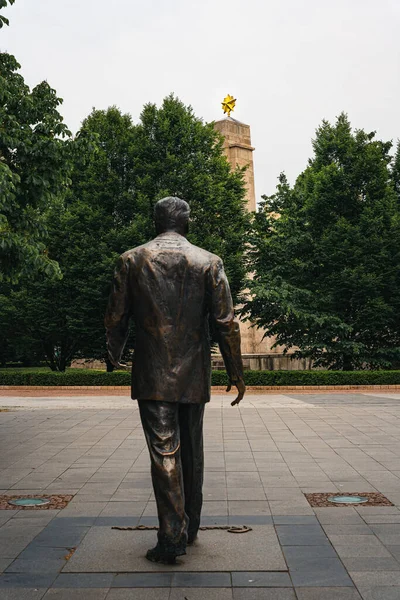 Вертикальный Снимок Памятника Рональду Рейгану Будапеште Венгрия — стоковое фото