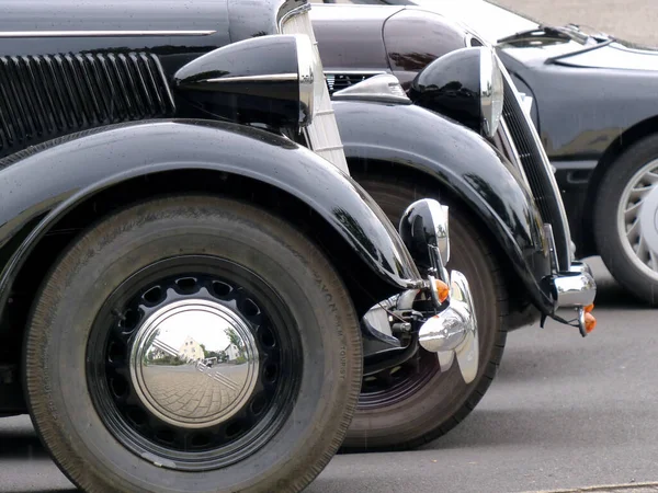 Elegante Coche Vintage Negro Década 1930 Fila —  Fotos de Stock