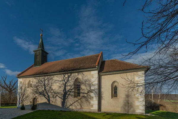 Een Lage Hoek Opname Van Kerk Van Katzenberg Neder Oostenrijk — Stockfoto