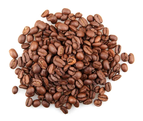 白い表面に焙煎されたコーヒー豆のトップビュー — ストック写真