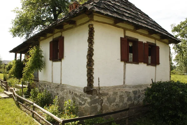 Primo Piano Dell Esterno Una Casa Estiva Bianca — Foto Stock