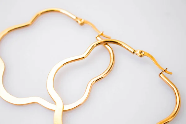 Closeup Shot Elegant Golden Earrings Isolated White Background — Stock Photo, Image