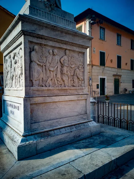 Eine Nahaufnahme Der Leopold Skulptur Stadttheater Von Pietrasanta Italien — Stockfoto