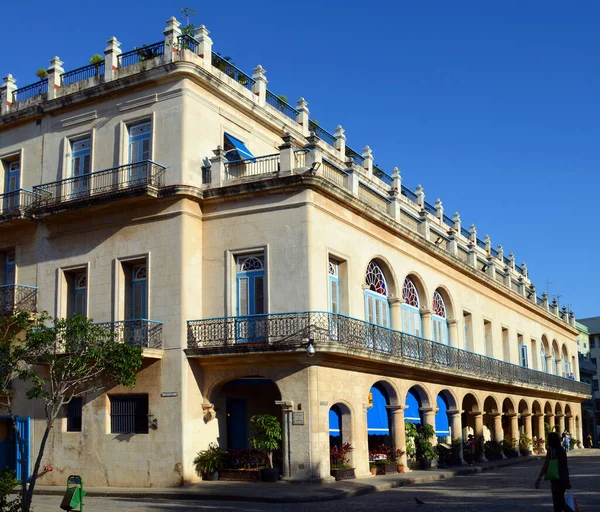 Havana Cuba Mar 2013 Een Typisch Oud Koloniaal Gebouw Het — Stockfoto