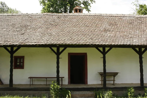 Eine Nahaufnahme Von Der Außenseite Eines Weißen Sommerhauses — Stockfoto