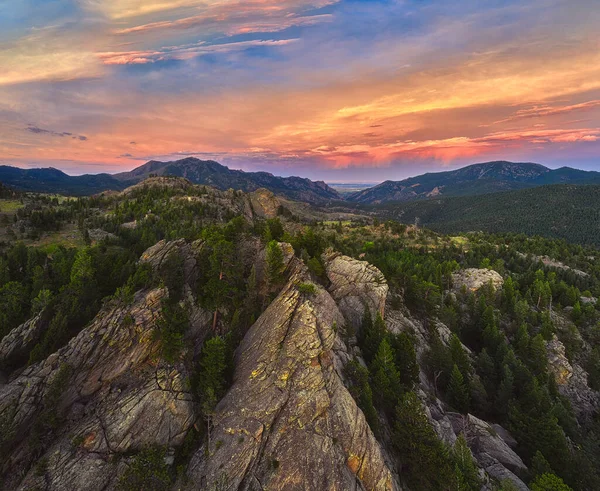 Paesaggio Montano Mozzafiato Sotto Cielo Del Tramonto Estate — Foto Stock