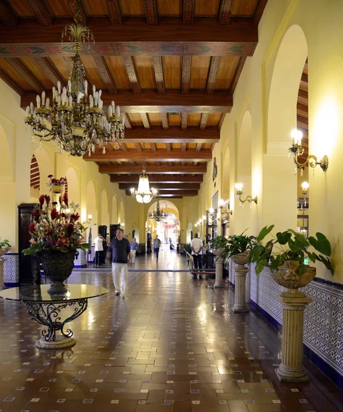 Havana Cuba Mrt 2013 Hoofdingang Van Hotel Nacional Havana Cuba — Stockfoto