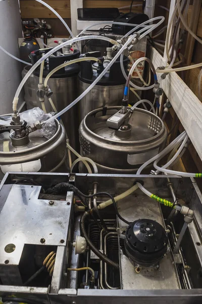 Les Fûts Bière Acier Dans Usine — Photo