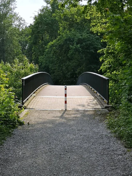 Небольшой Пешеходный Мост Через Дорогу Мюльхейме — стоковое фото
