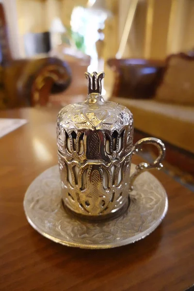 Tazza Turca Tradizionale Riccamente Decorata Caffè Nero Forte — Foto Stock