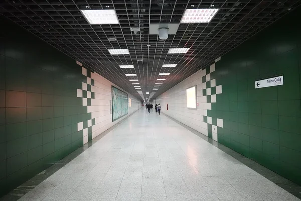 Túnel Pedestre Chifre Dourado Para Metrô Mamaray Sob Bósforo Istambul — Fotografia de Stock