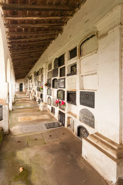 Plasencia España Ene 2016 Vista Las Tumbas Del Cementerio Plasencia —  Fotos de Stock