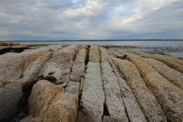 Een Close Van Grote Stenen Het Strand — Stockfoto