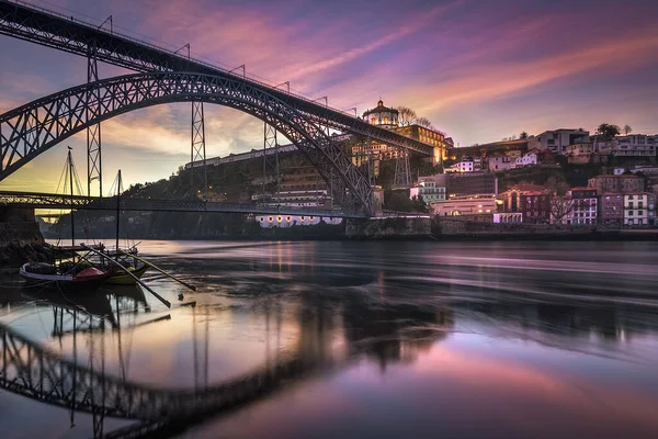 Una Foto Fascinante Del Puente Luis Portugal Atardecer — Foto de Stock