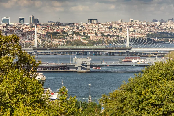 Blick Über Das Goldene Horn Mit Der Galata Brücke Und — Stockfoto