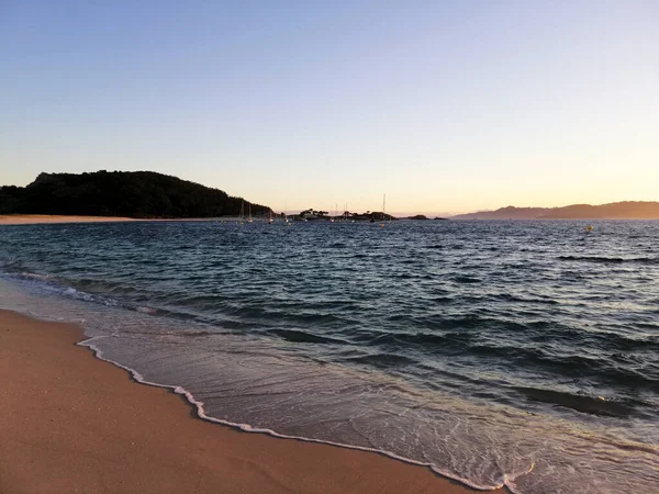 Una Hermosa Foto Playa Durante Amanecer Las Islas Cies Galicia — Foto de Stock