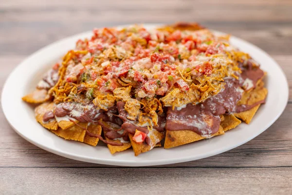 Egy Közelkép Ropogós Nachos Szósszal Salsa — Stock Fotó