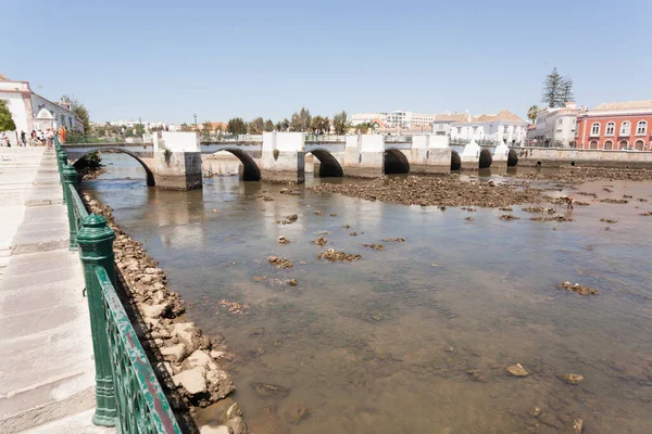 Tavira Portugal Abr 2017 Ponte Histórica Romana Antiga Tavira Algarve — Fotografia de Stock