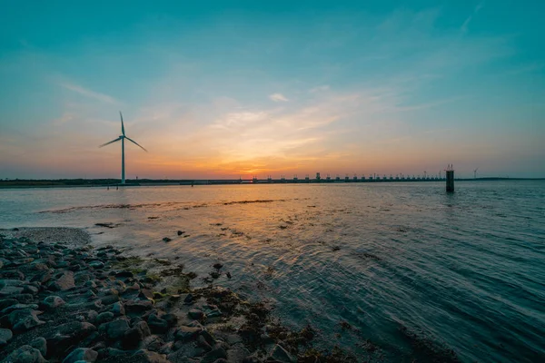 Beautiful Shot Beach Electric Windmill Bright Sunset Sky — Stock Photo, Image