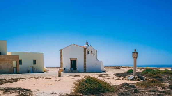 Sagres Portugal 2020 Capela Antiga Forte Planalto Litorâneo Farol Fundo — Fotografia de Stock