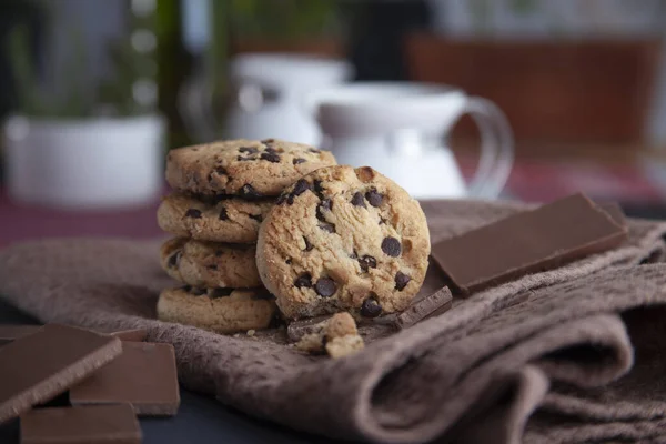 Selective Focus Shot Yummy Cookies Bar Chocolate Brown Towel — Stock Photo, Image