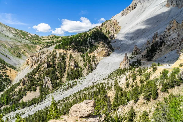 Een Prachtig Uitzicht Beboste Hellingen Van Col Izoard Hautes Alpes — Stockfoto
