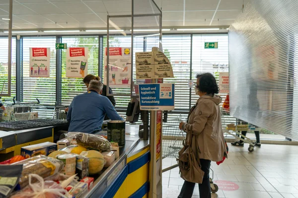 Berlin Niemcy Maja 2020 Berlin Niemcy Maja 2020 Supermarket Berlinie — Zdjęcie stockowe