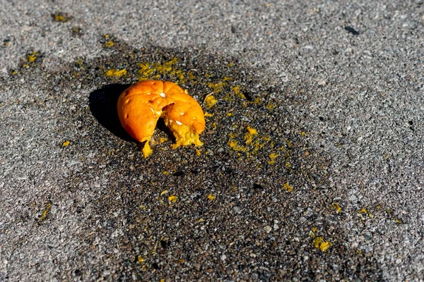 Närbild Nedtrampad Orange Marken — Stockfoto