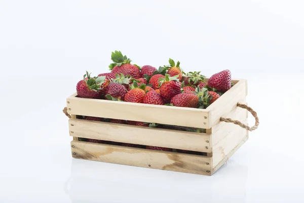 Primer Plano Fresas Frescas Una Caja Madera — Foto de Stock