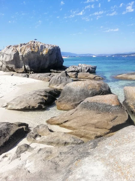 Uma Foto Vertical Praia Ilha Illa Arousa Galiza Espanha — Fotografia de Stock