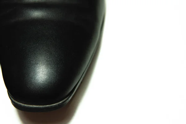 Primer Plano Zapato Cuero Negro Para Hombres Sobre Fondo Blanco —  Fotos de Stock