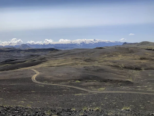구르등 산로를 아이슬란드에 카틀라 구역의 흑화산 여행과 신전의 속에서 — 스톡 사진