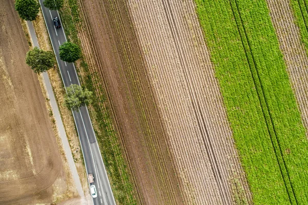 Vista Aérea Vertical Abstracta Una Estrecha Carretera Rural Borde Área — Foto de Stock