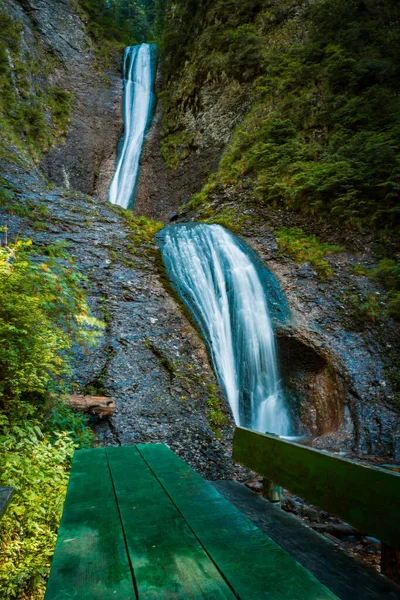 Чудовий Водоспад Дуріторайон Національному Парку Чахлау Румунія — стокове фото