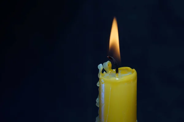 Closeup Shot Candle Flame Isolated Black Background — Stock Photo, Image