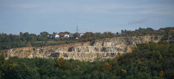 Evli Kayalık Bir Manzaranın Panoramik Bir Görüntüsü — Stok fotoğraf