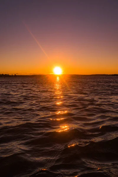 Uma Bela Foto Pôr Sol Sobre Mar — Fotografia de Stock